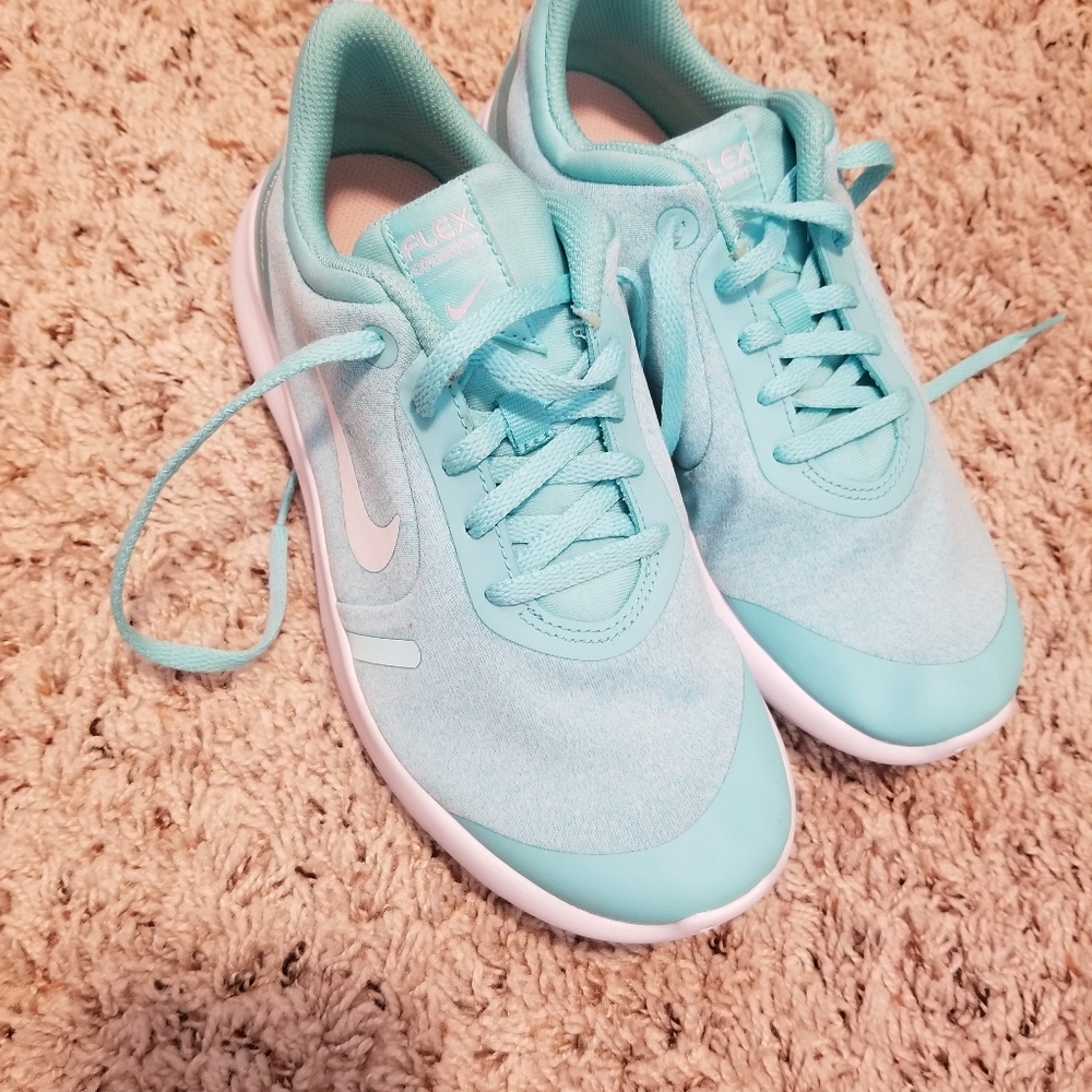 Girls size 4 shoes